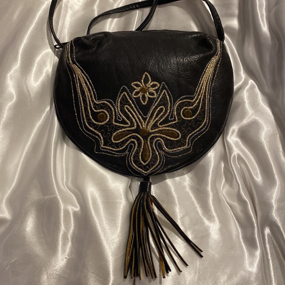 BRACCIALINI VINTAGE LEATHER CROSSOVER BAG WITH EMBEZZLEMENT